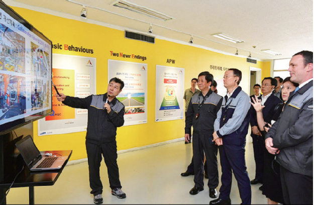 르노삼성자동차 백운규 산업통상자원부 장관 부산공장 방문 사진 1